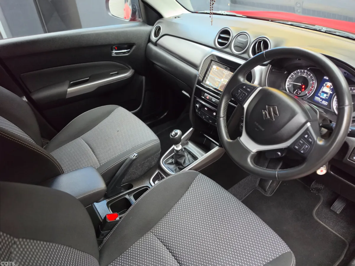 Suzuki Vitara SUV, Petrol, 2021, Red