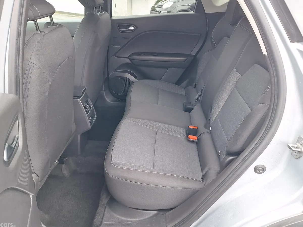 Renault Captur Hatchback, Petrol, 2023, Grey