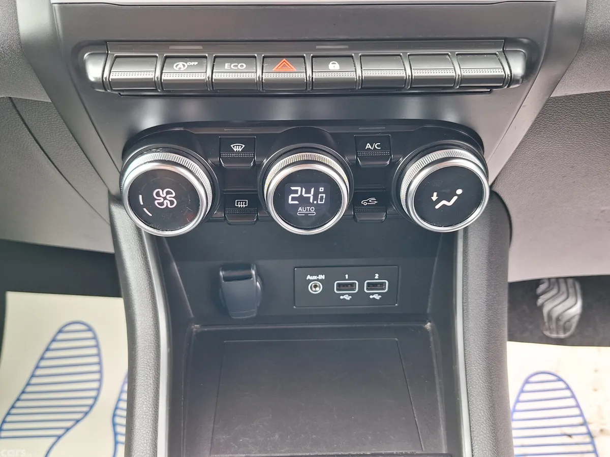 Renault Captur Hatchback, Petrol, 2023, Grey