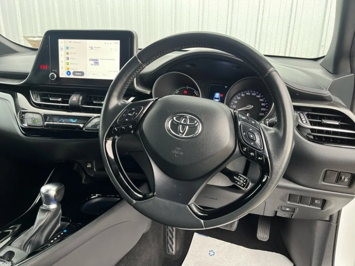 Toyota C-HR SUV, Petrol Hybrid, 2023, White