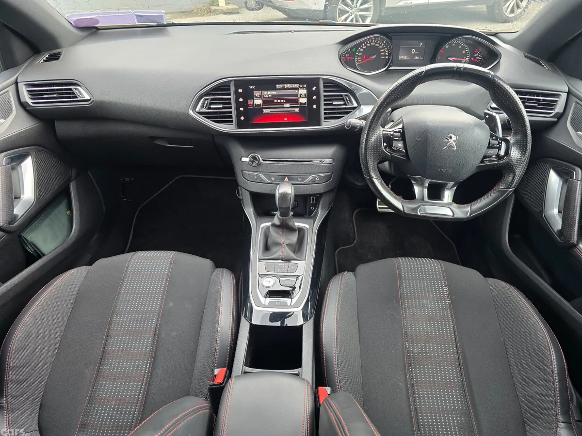 Peugeot 308 Hatchback, Petrol, 2017, White