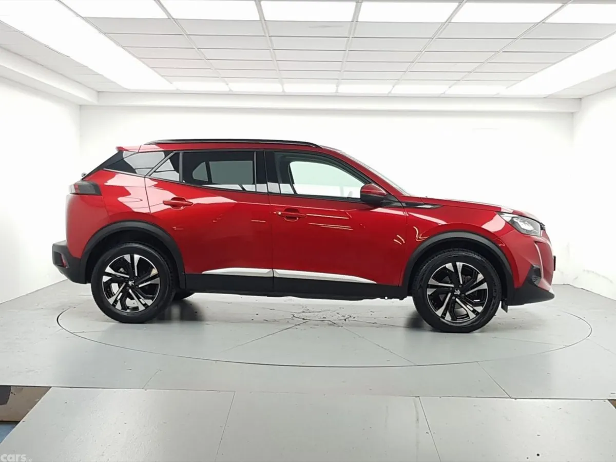 Peugeot 2008 MPV, Petrol, 2021, Red