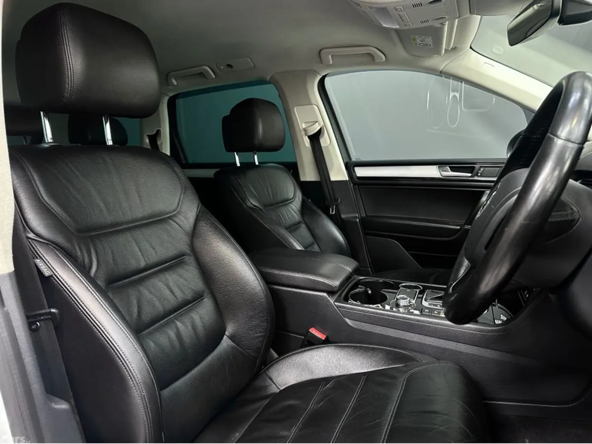 Volkswagen Touareg SUV, Diesel, 2018, White