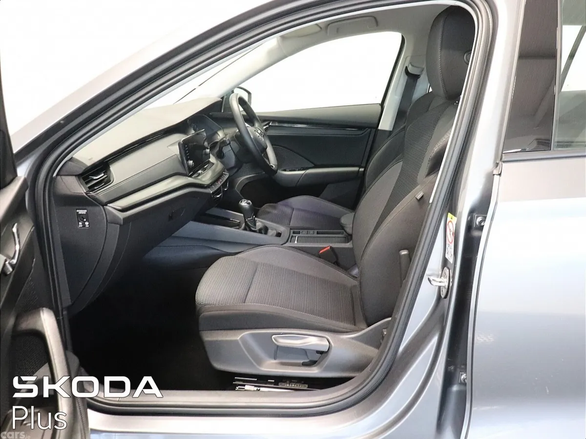 Skoda Octavia Estate, Diesel, 2024, Grey