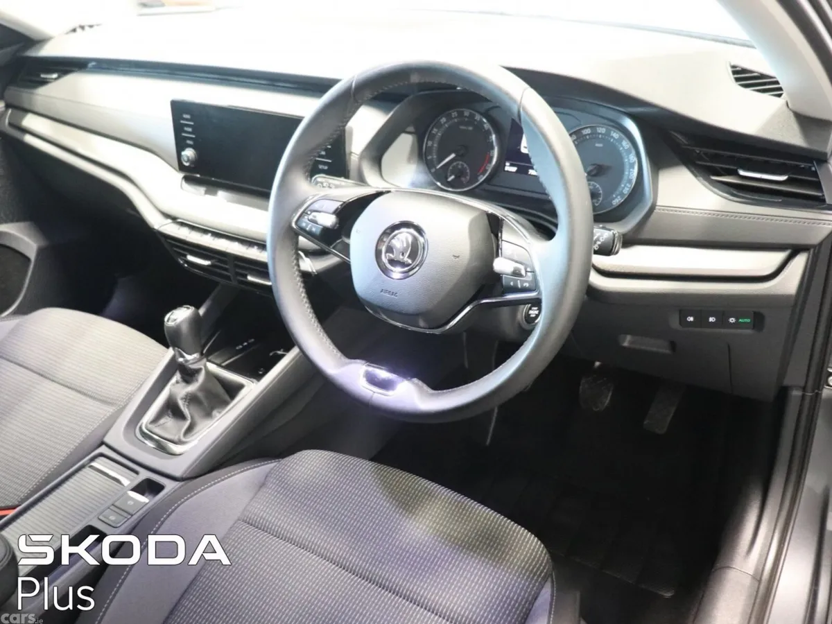 Skoda Octavia Estate, Diesel, 2024, Grey