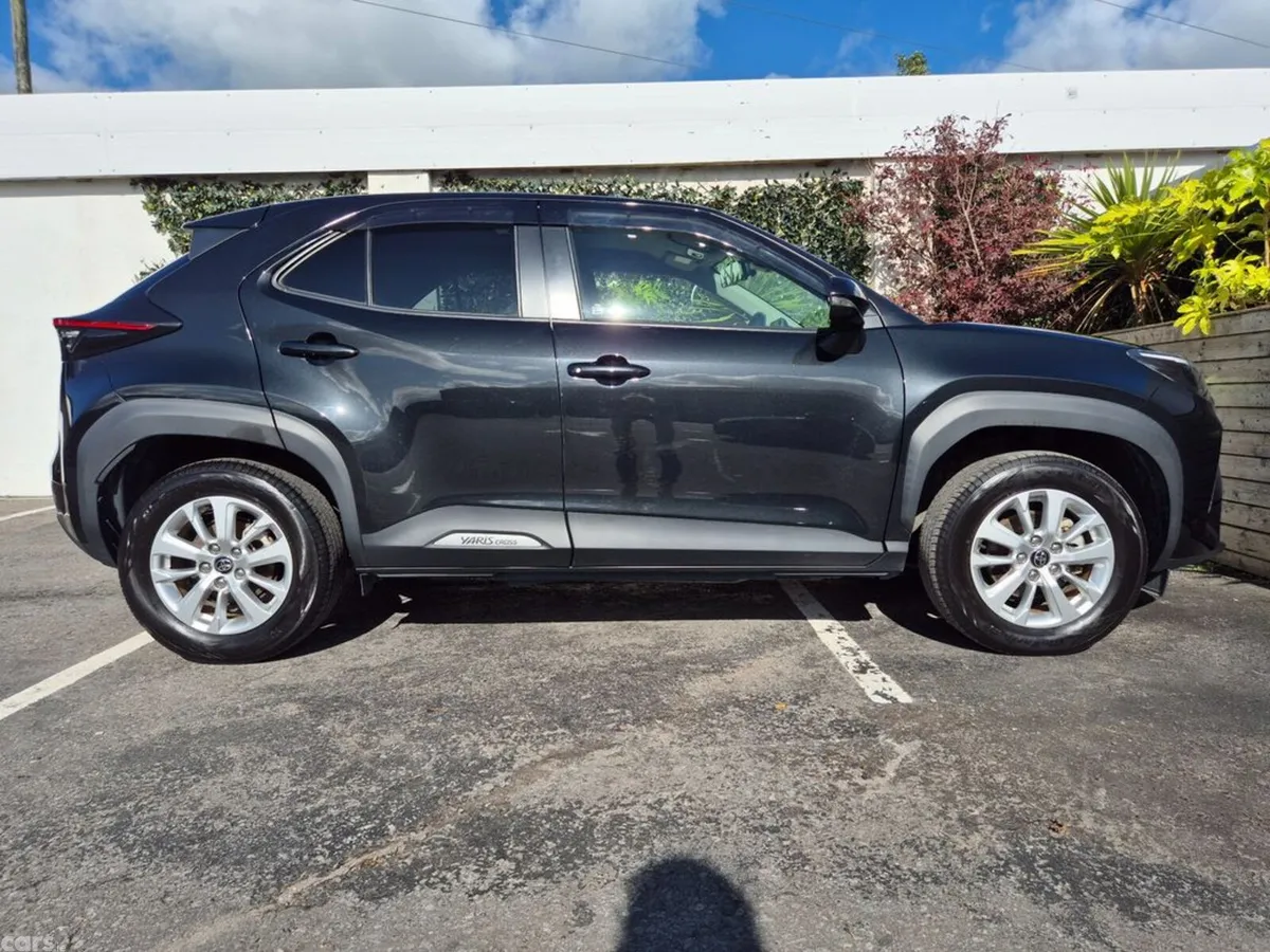 Toyota Yaris Cross SUV, Petrol Hybrid, 2023, Black