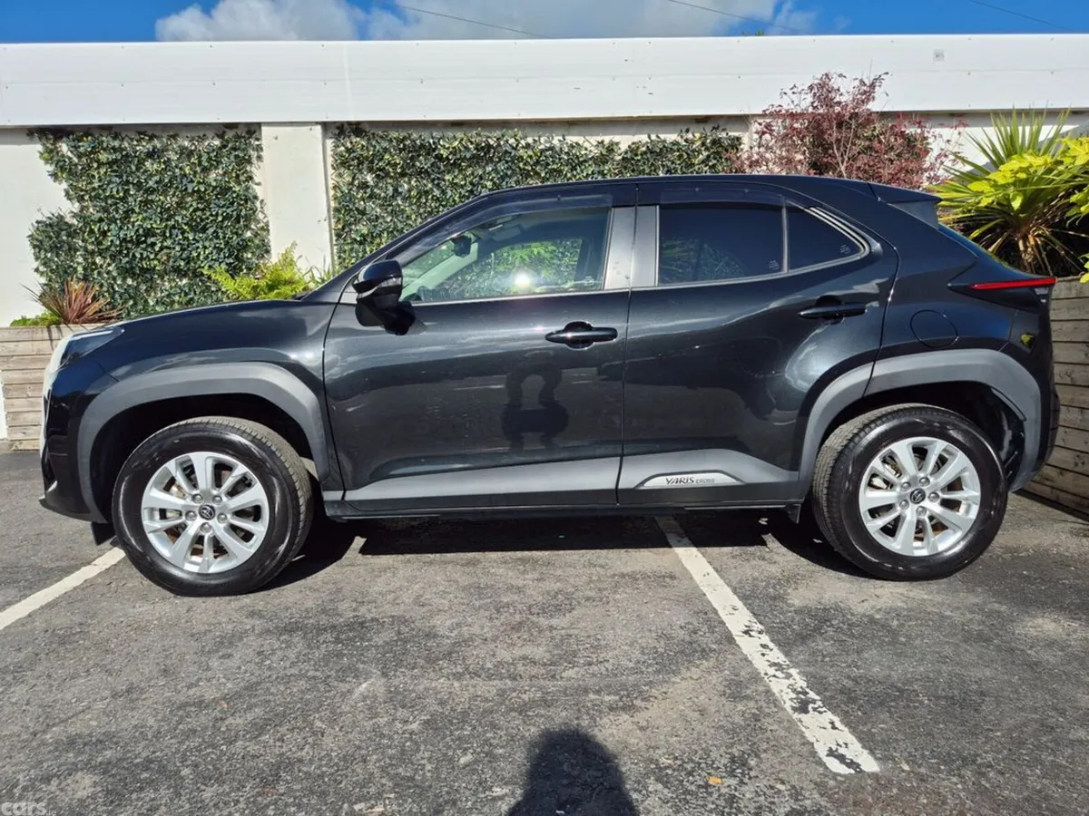 Toyota Yaris Cross SUV, Petrol Hybrid, 2023, Black