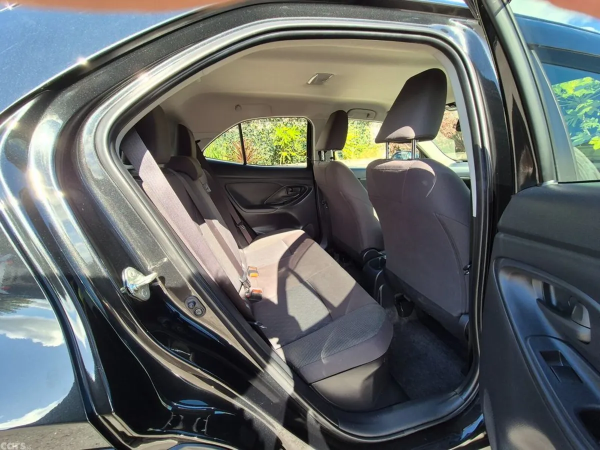 Toyota Yaris Cross SUV, Petrol Hybrid, 2023, Black