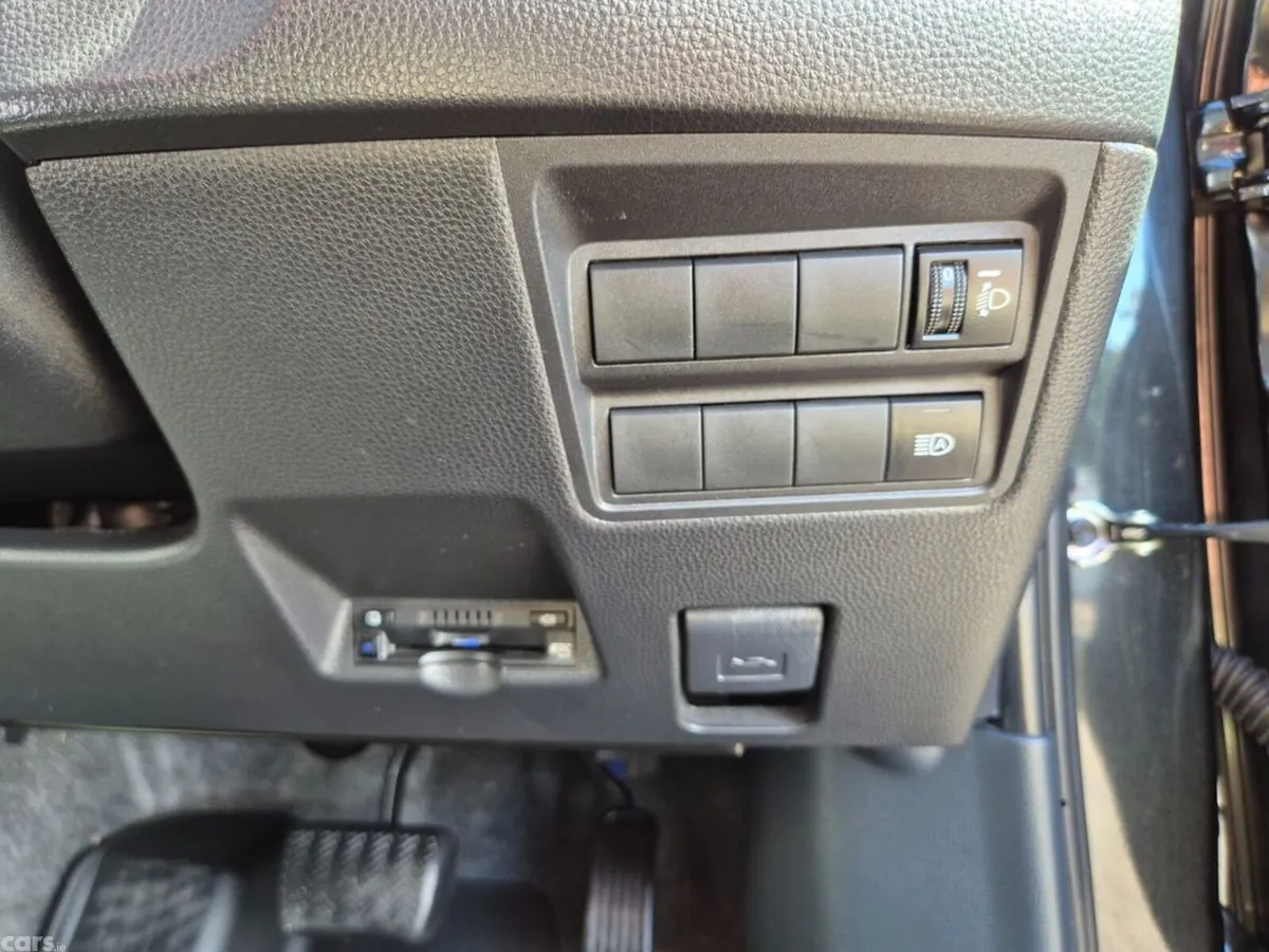 Toyota Yaris Cross SUV, Petrol Hybrid, 2023, Black