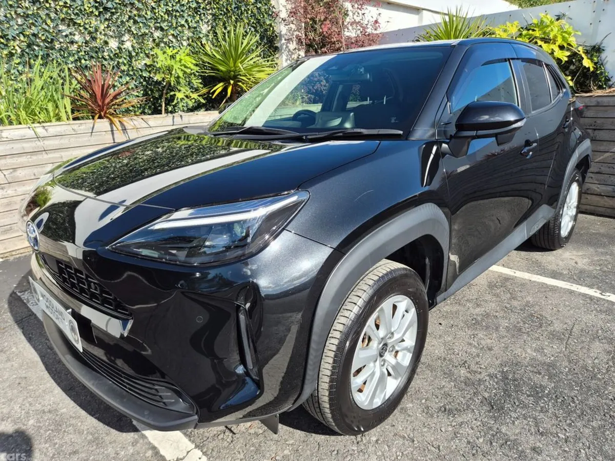 Toyota Yaris Cross SUV, Petrol Hybrid, 2023, Black