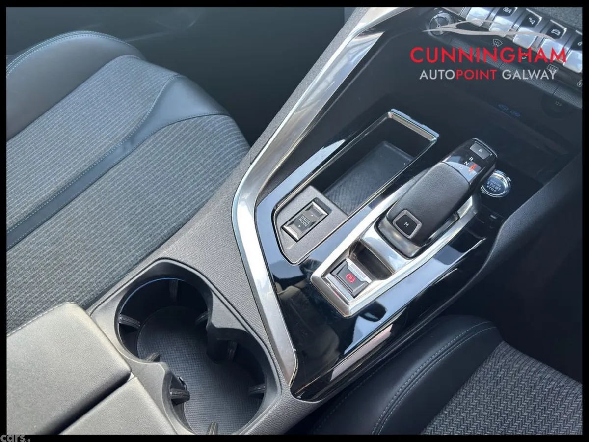 Peugeot 3008 MPV, Petrol, 2021, Grey