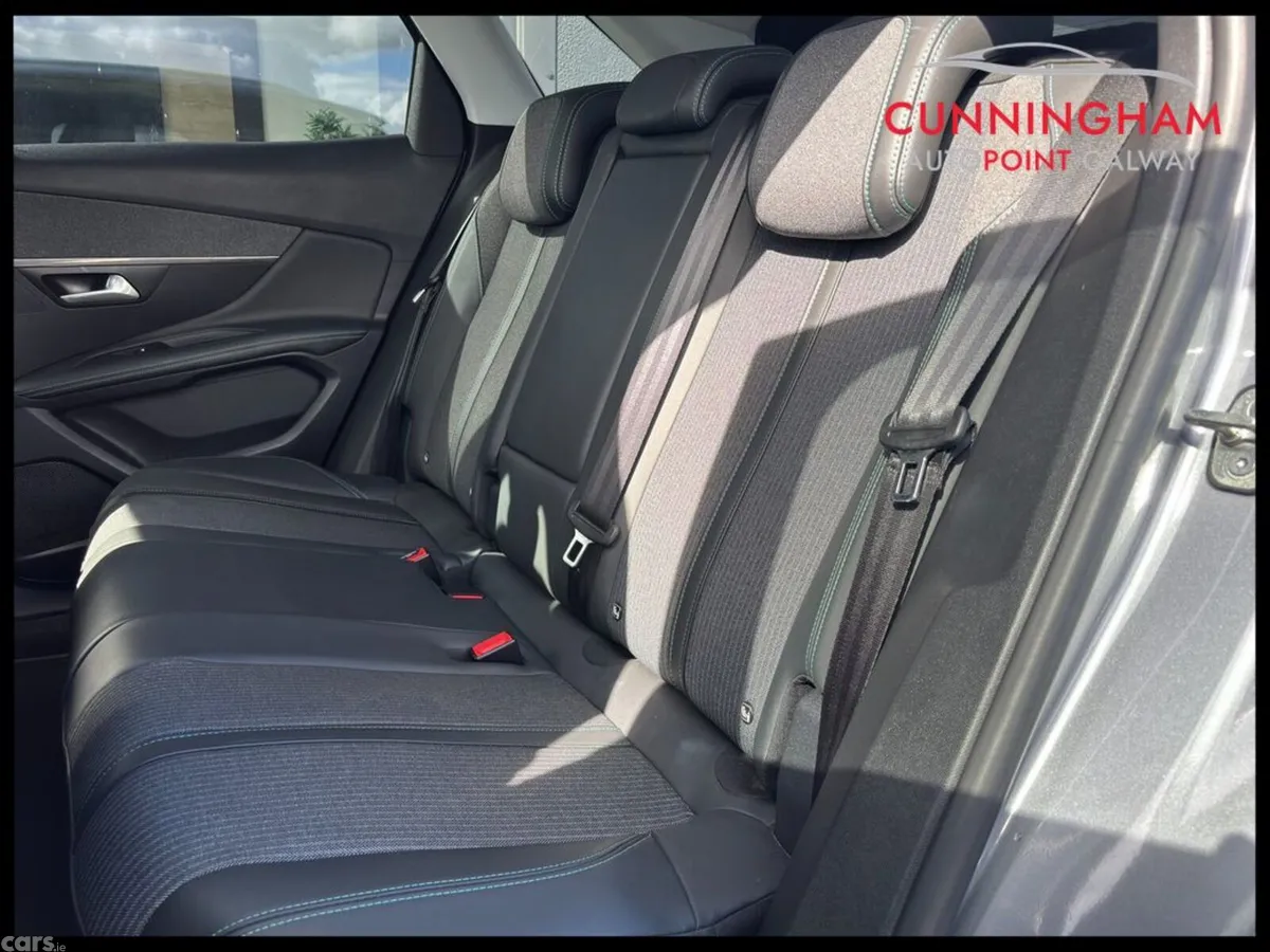 Peugeot 3008 MPV, Petrol, 2021, Grey