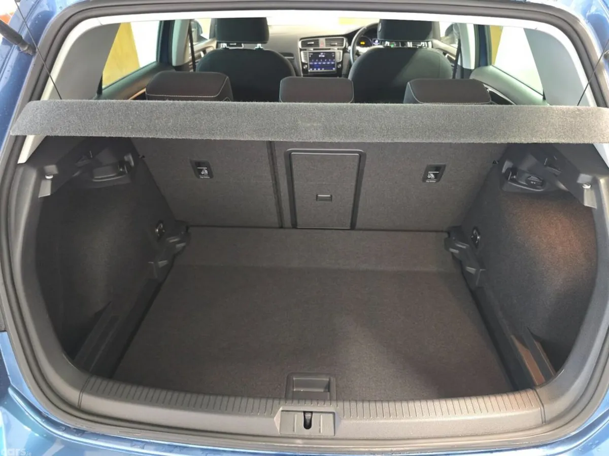 Volkswagen Golf Hatchback, Petrol, 2016, Blue