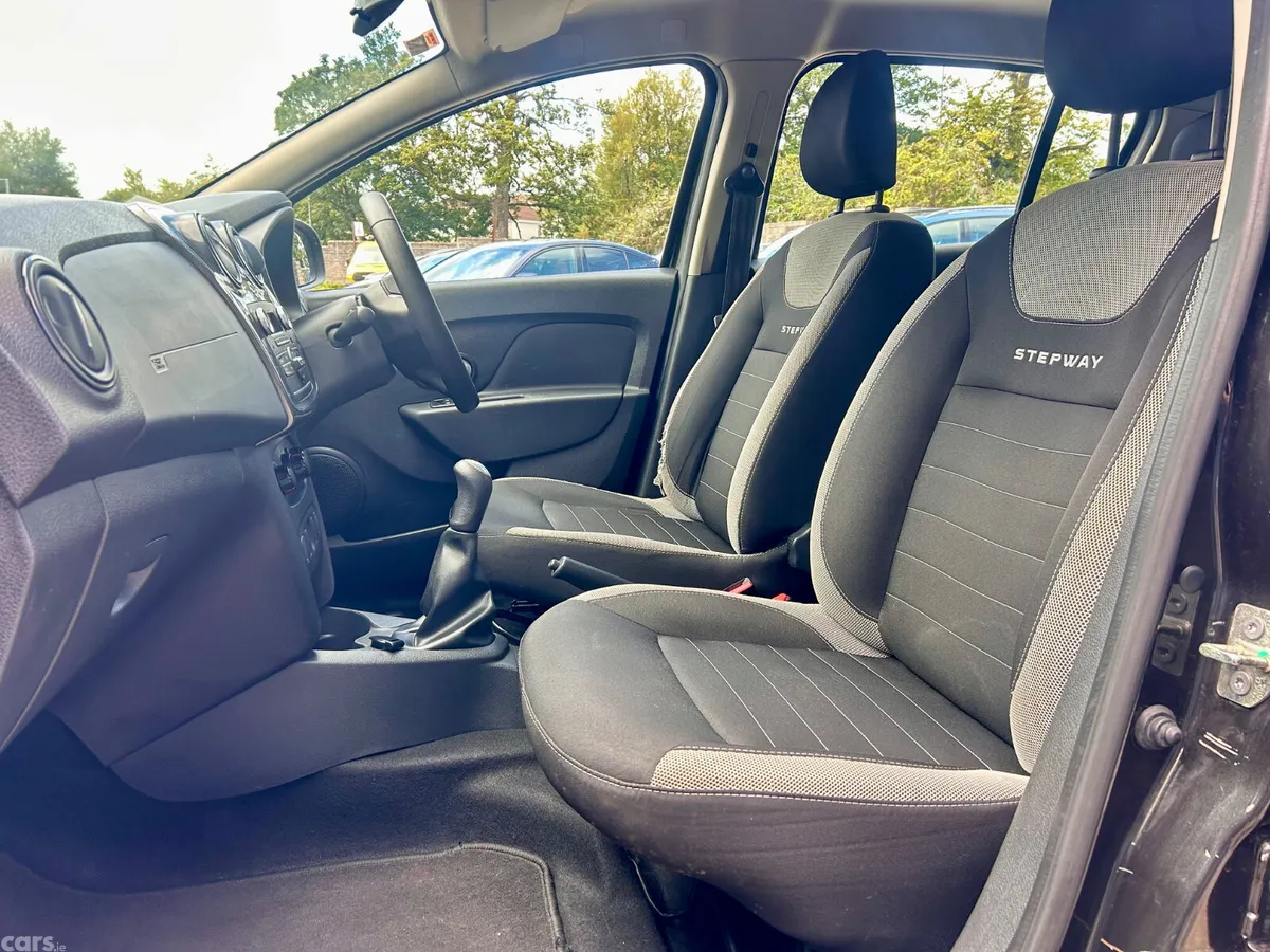 Dacia Sandero Stepway Hatchback, Diesel, 2021, Black