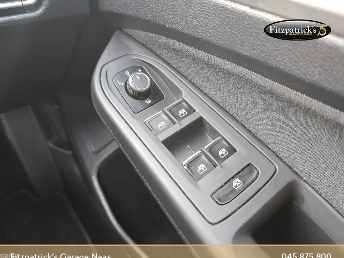 Volkswagen Golf Estate, Petrol, 2023, Grey