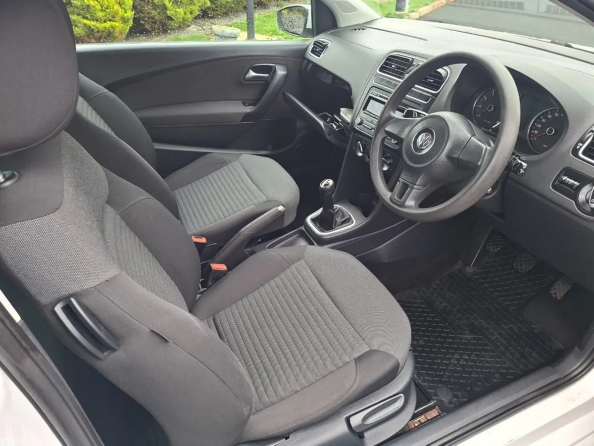 Volkswagen Polo Hatchback, Petrol, 2012, White