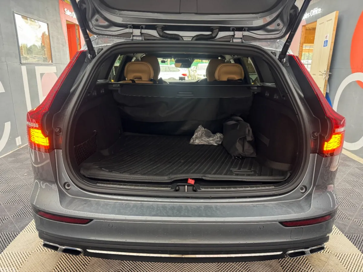 Volvo V60 Estate, Petrol Hybrid, 2020, Grey