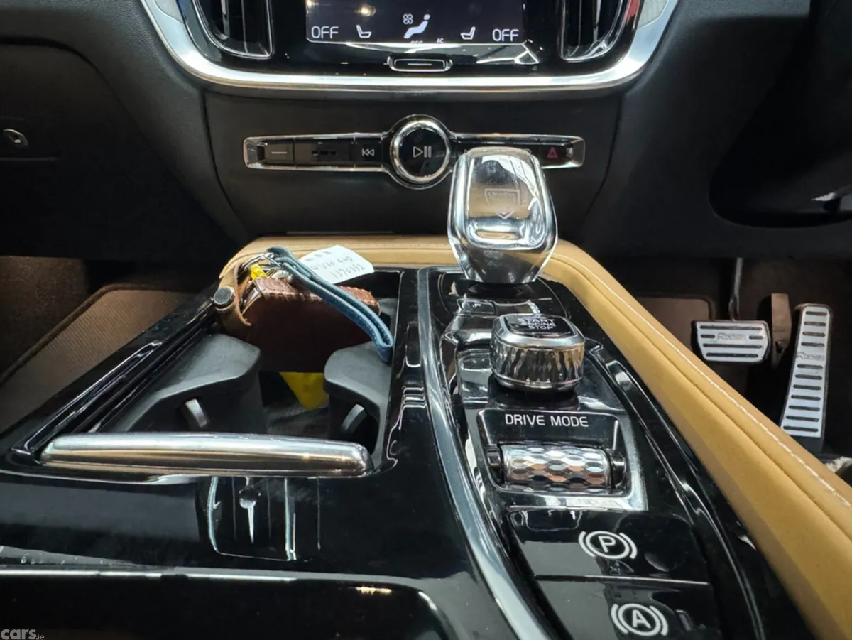 Volvo V60 Estate, Petrol Hybrid, 2020, Grey