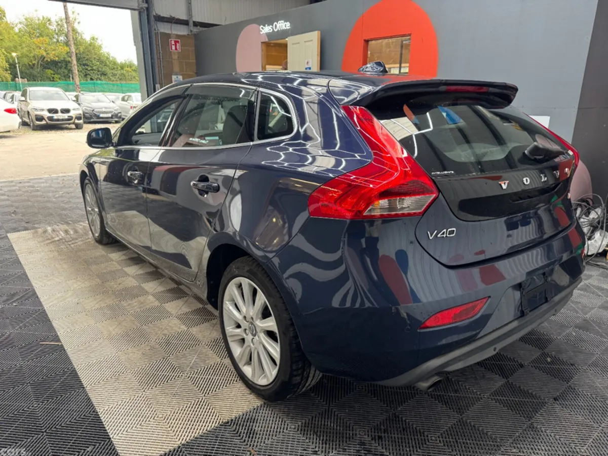 Volvo V40 Estate, Petrol, 2015, Blue