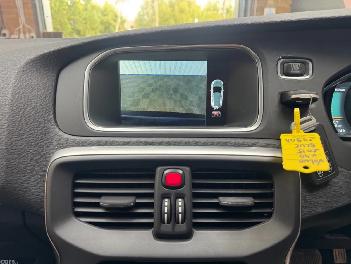 Volvo V40 Estate, Petrol, 2015, Blue