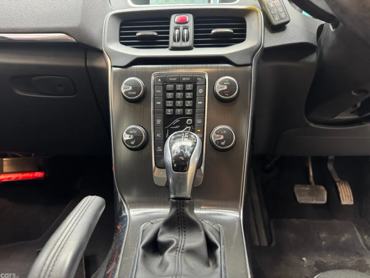 Volvo V40 Estate, Petrol, 2015, Blue