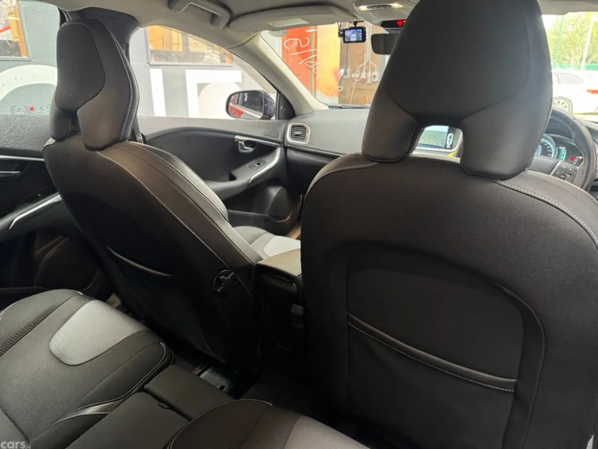 Volvo V40 Estate, Petrol, 2015, Blue