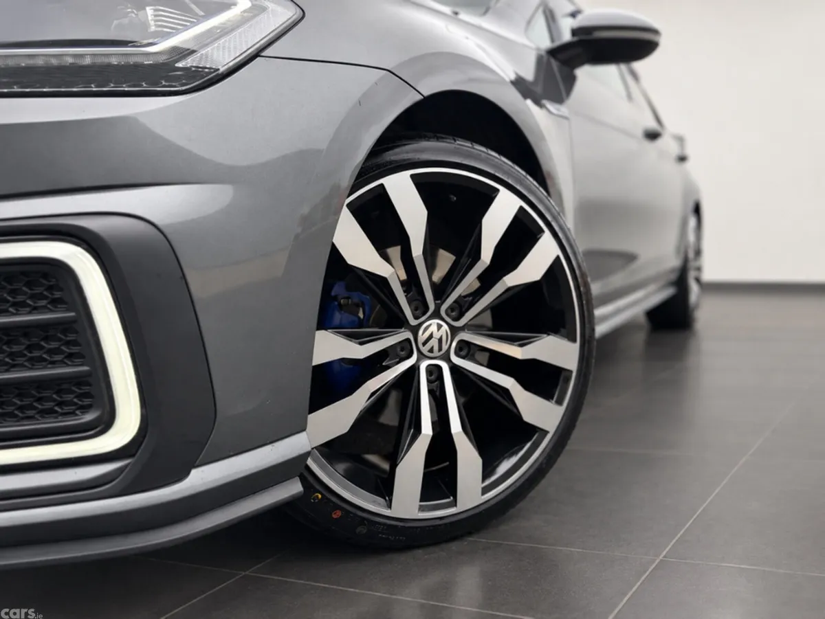 Volkswagen Golf Hatchback, Petrol Plug-in Hybrid, 2017, Grey