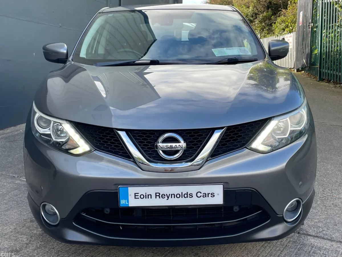 Nissan Qashqai SUV, Diesel, 2016, Grey