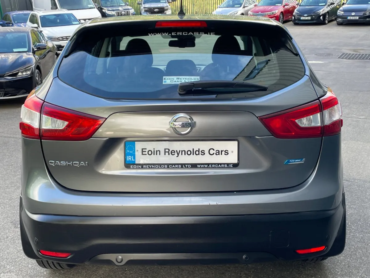 Nissan Qashqai SUV, Diesel, 2016, Grey