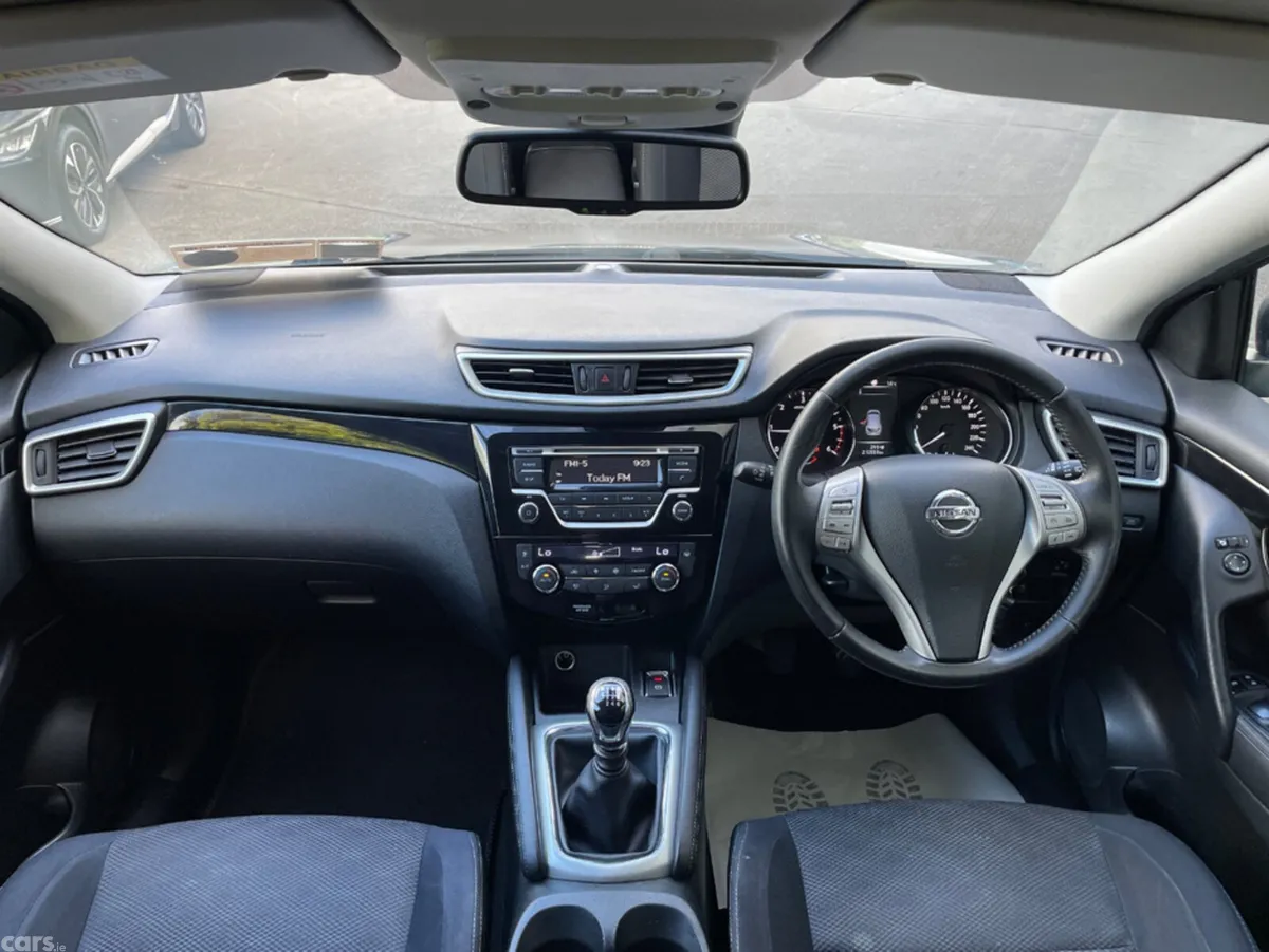 Nissan Qashqai SUV, Diesel, 2016, Grey