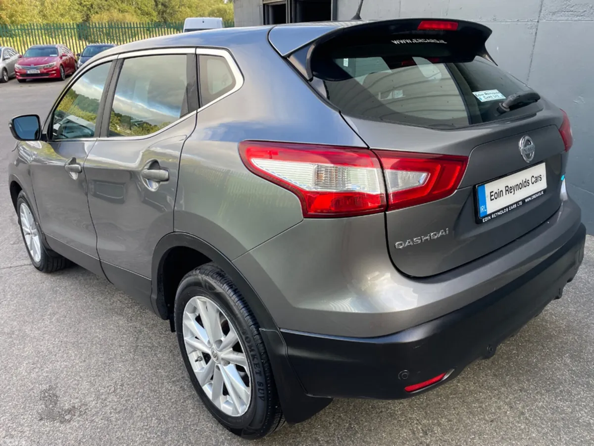 Nissan Qashqai SUV, Diesel, 2016, Grey