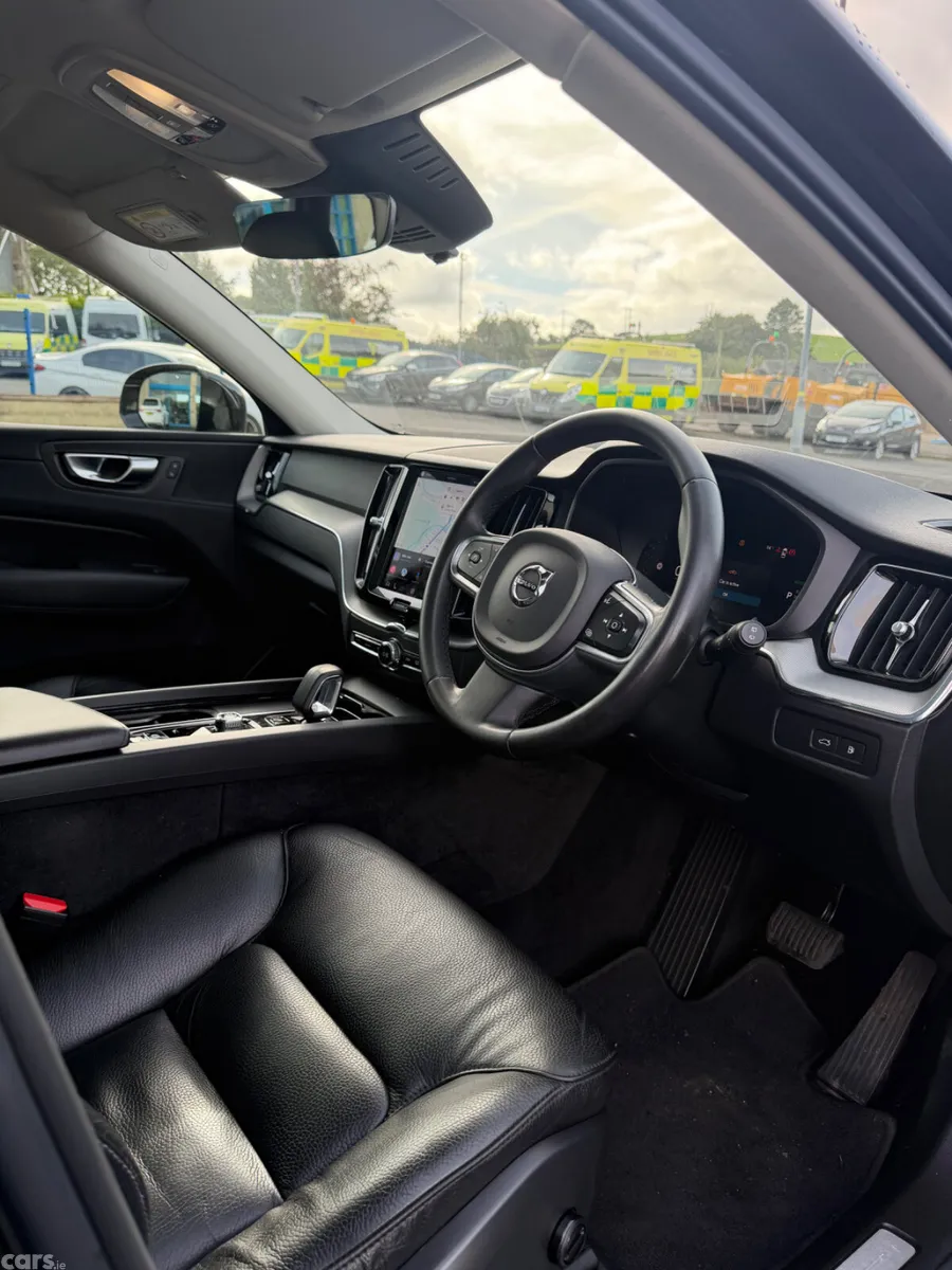 Volvo XC60 SUV, Petrol Hybrid, 2023, Black