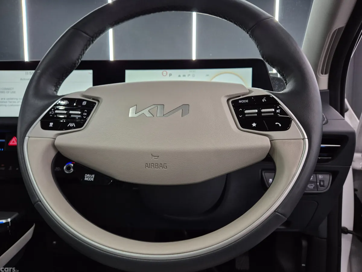 Kia EV6 MPV, Electric, 2023, White