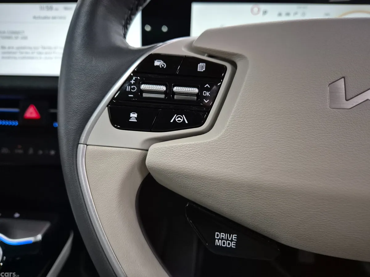 Kia EV6 MPV, Electric, 2023, White