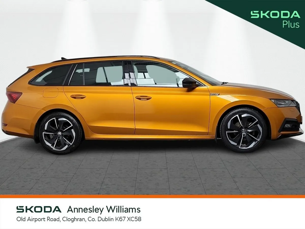 Skoda Octavia Estate, Petrol, 2024, Orange