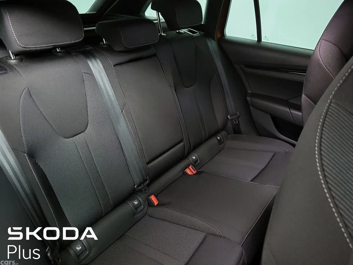 Skoda Octavia Estate, Petrol, 2024, Orange