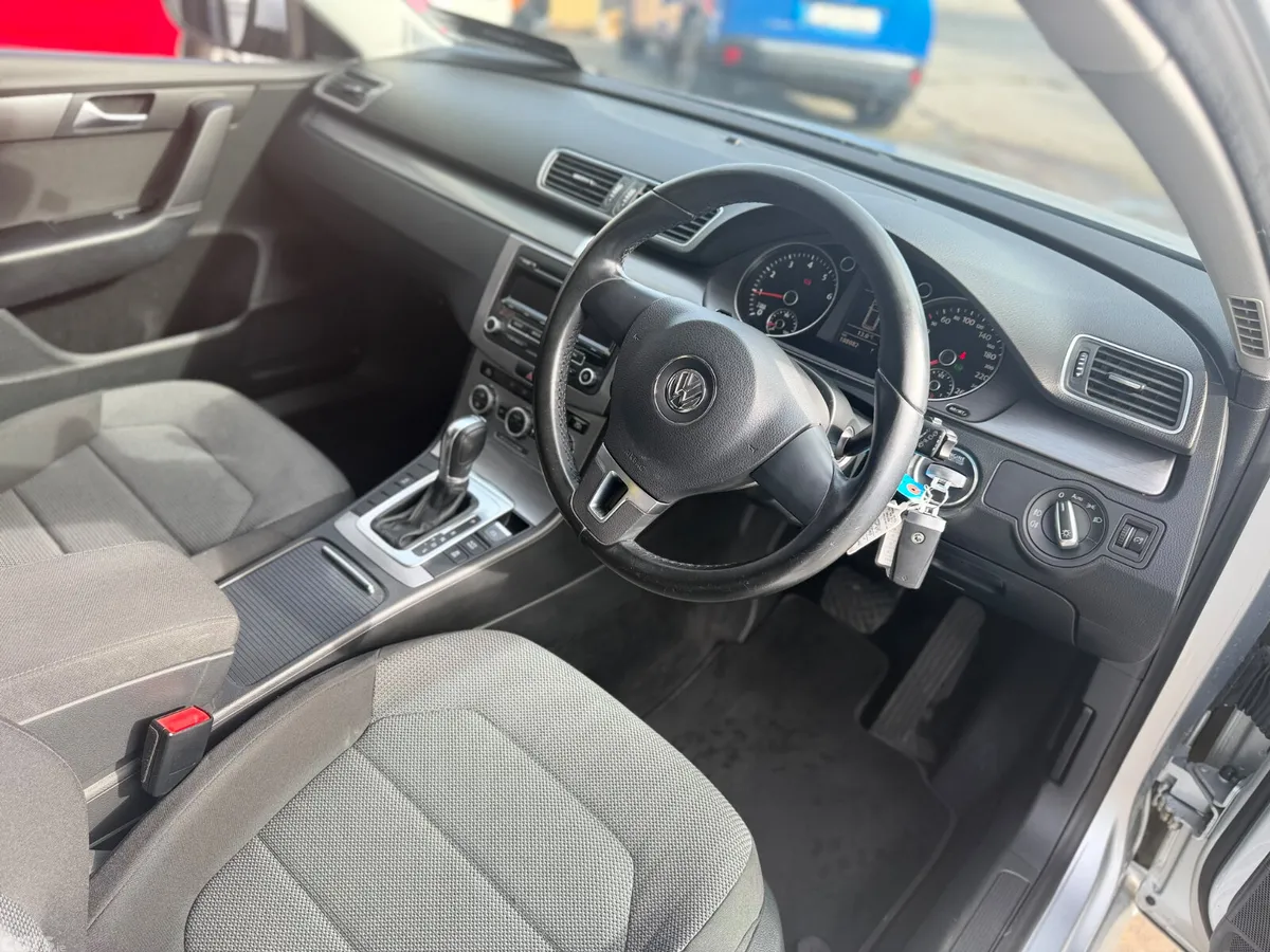 Volkswagen Passat Estate, Petrol, 2014, Silver