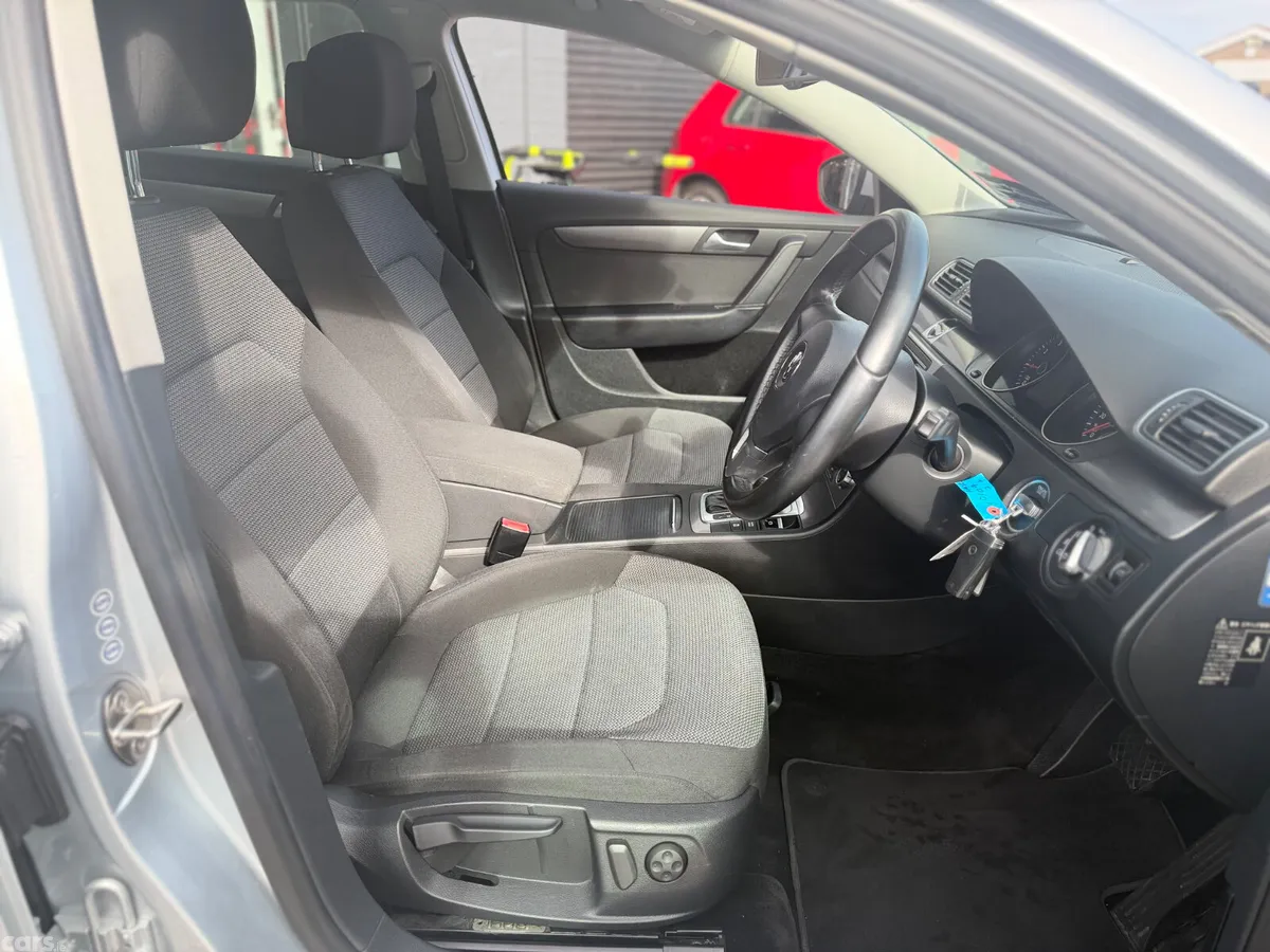 Volkswagen Passat Estate, Petrol, 2014, Silver