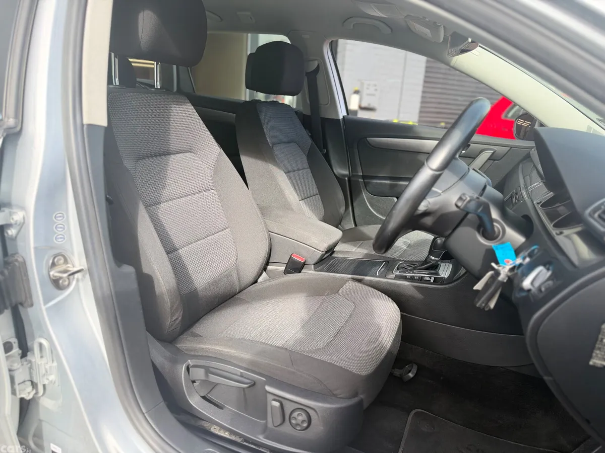 Volkswagen Passat Estate, Petrol, 2014, Silver