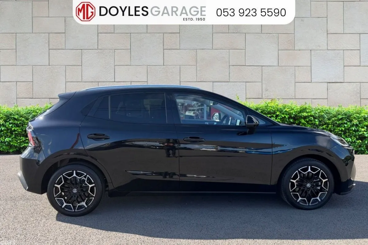 MG MG4 Hatchback, Electric, 2027, Black