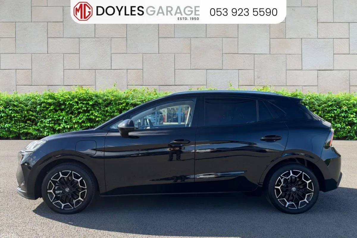 MG MG4 Hatchback, Electric, 2027, Black