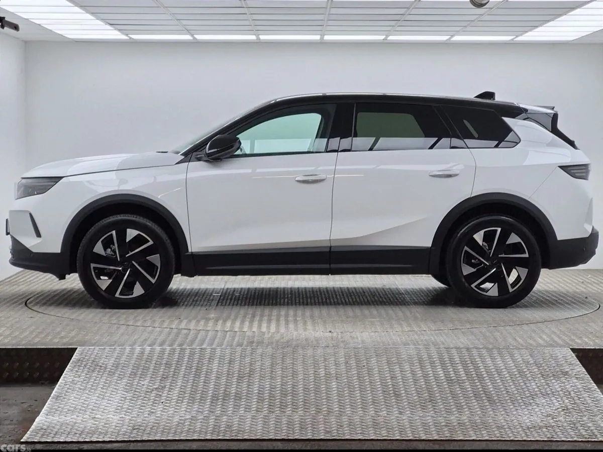 Opel Grandland SUV, Petrol Hybrid, 2026, White