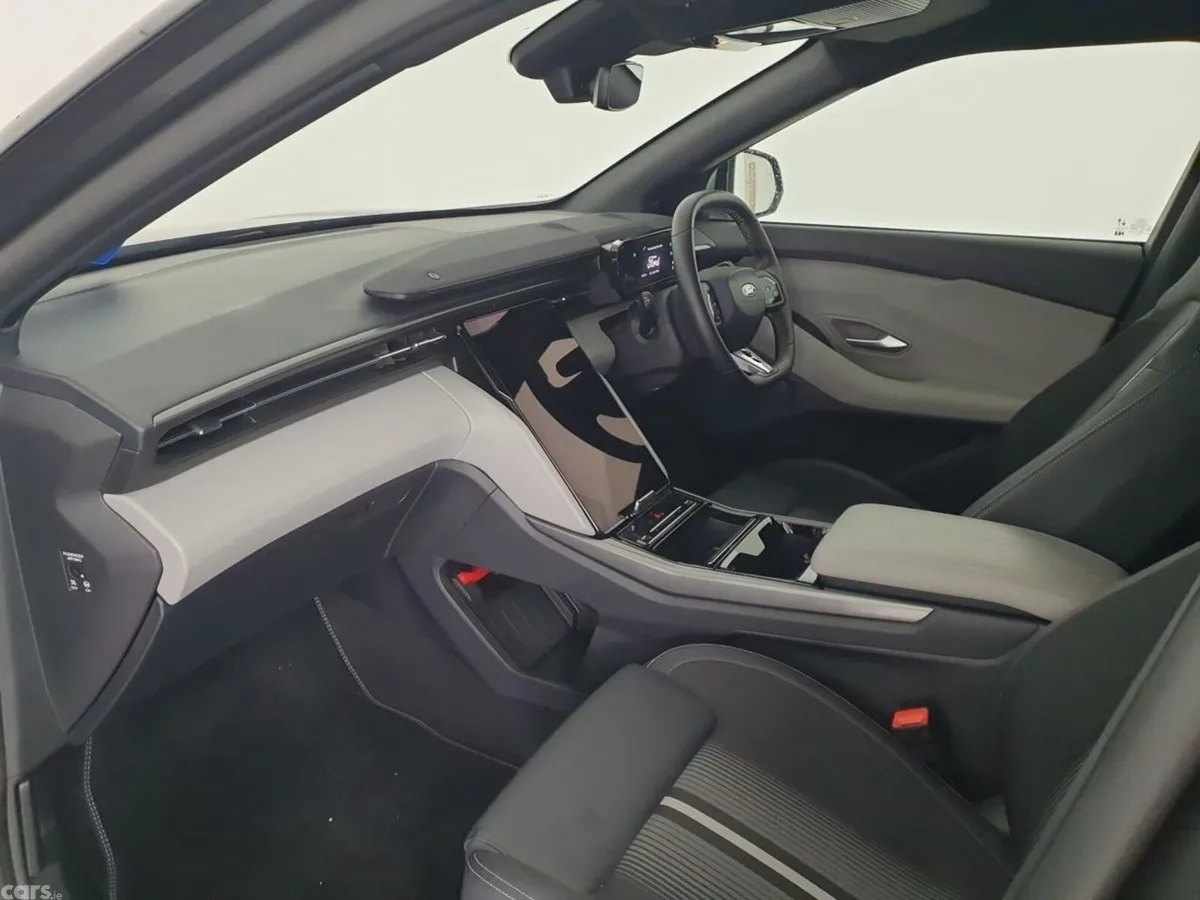 Ford Capri SUV, Electric, 2025, Grey
