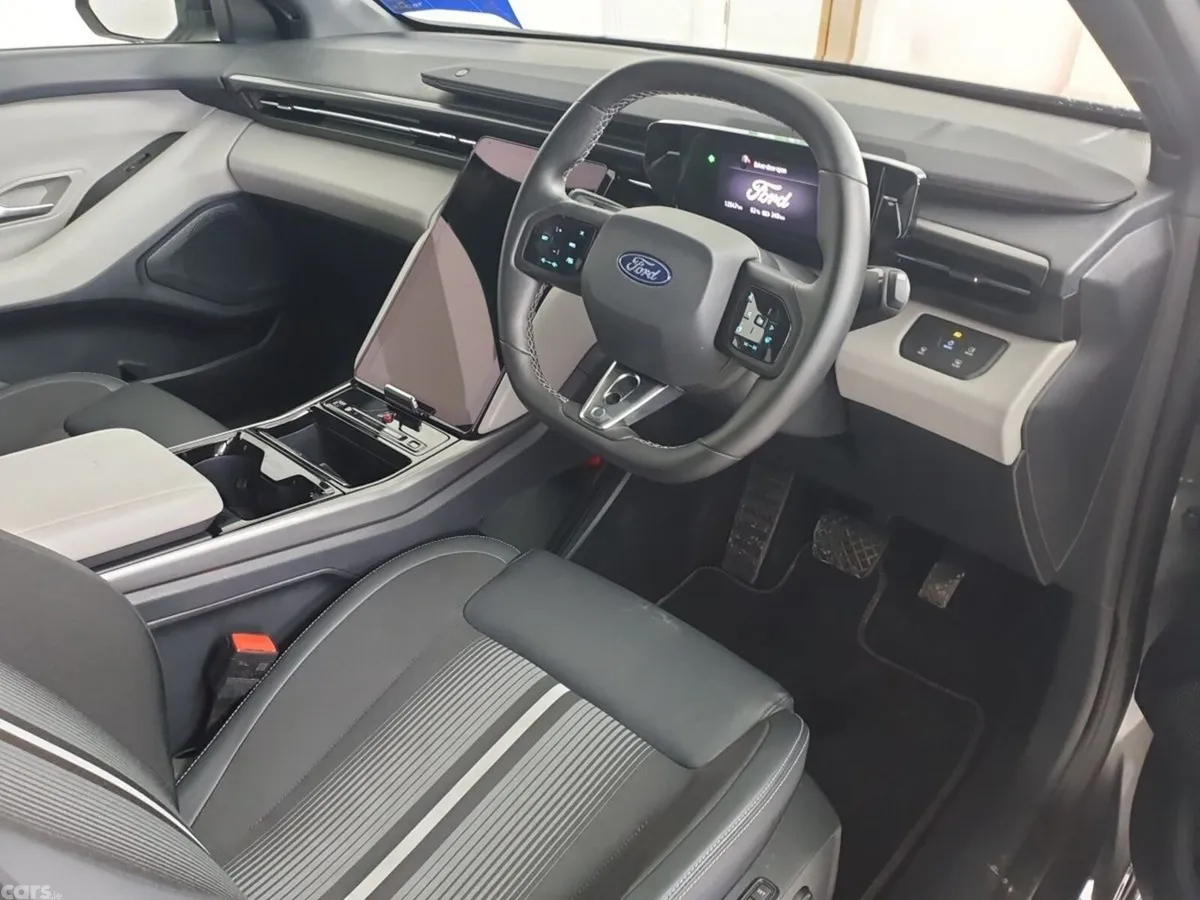 Ford Capri SUV, Electric, 2025, Grey