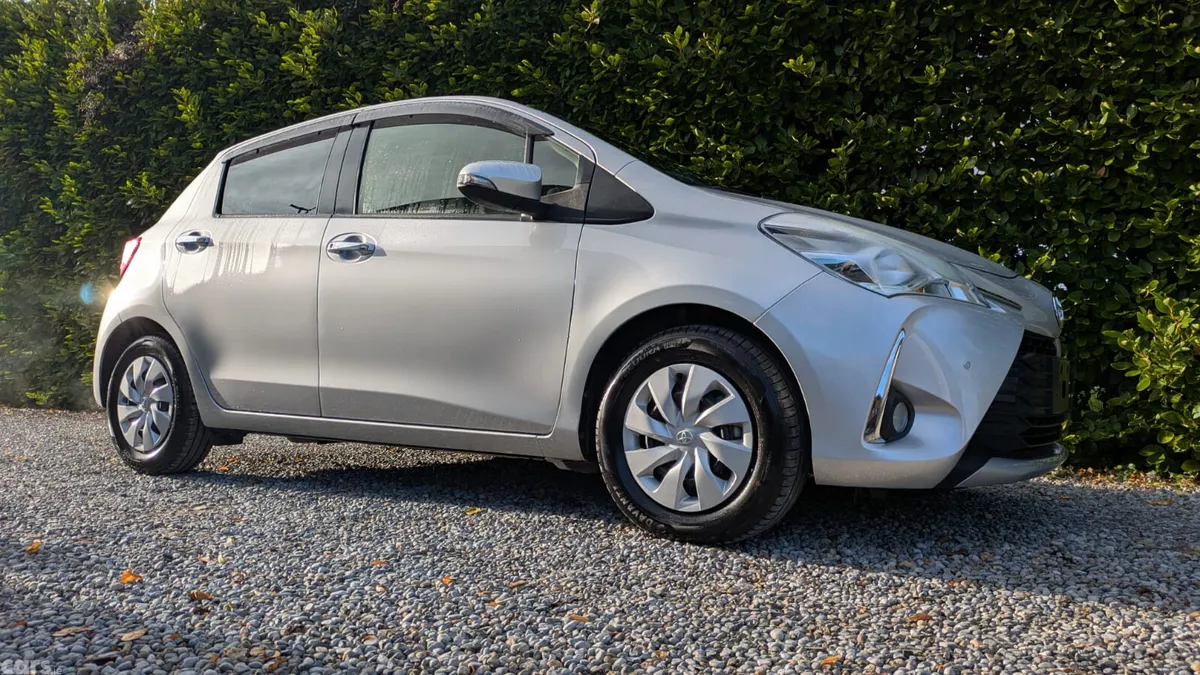 Toyota Yaris Hatchback, Petrol, 2020, Silver