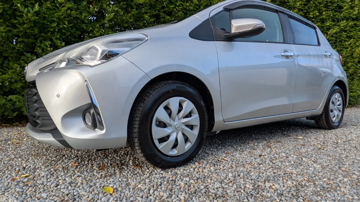 Toyota Yaris Hatchback, Petrol, 2020, Silver
