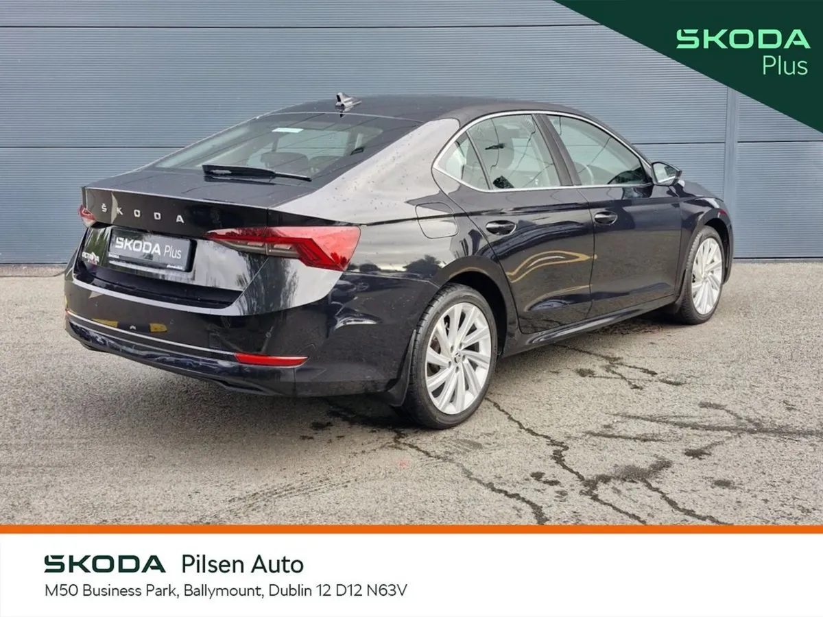 Skoda Octavia Saloon, Petrol, 2023, Black