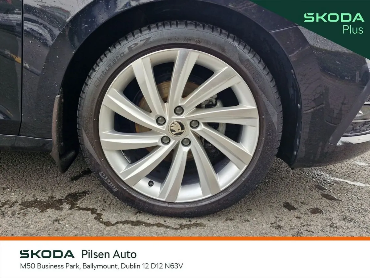Skoda Octavia Saloon, Petrol, 2023, Black