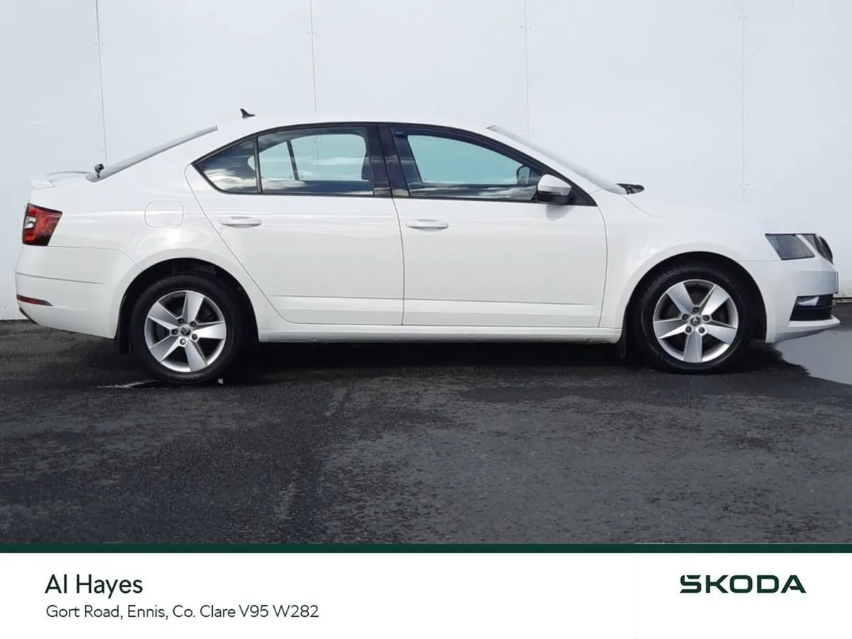 Skoda Octavia Saloon, Diesel, 2020, White