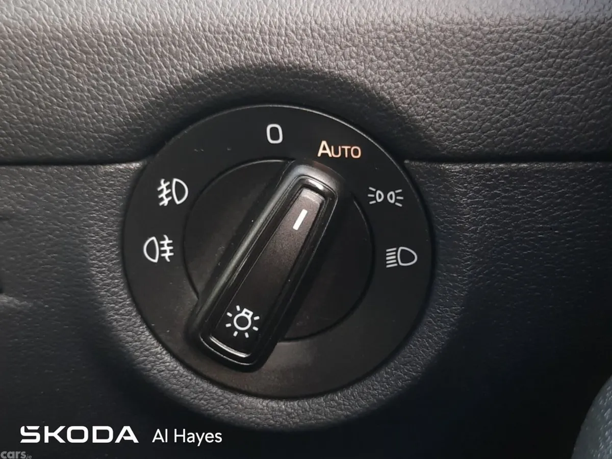 Skoda Octavia Saloon, Diesel, 2020, White